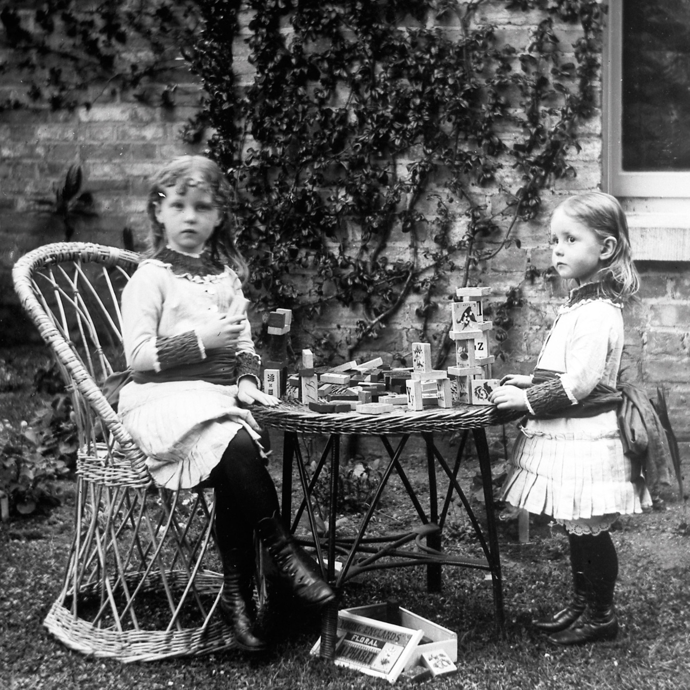 The triple trouble looks for a double bubble